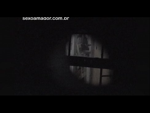 ❤️ Lourinho é secretamente filmado por um voyeur de bairro escondido atrás de tijolos ocos Sexo de qualidade em pt-br.tubeporno.xyz ❌️❤